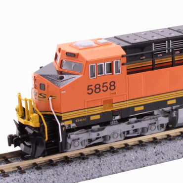 Kato 176-8958 N GE ES44AC GEVO, BNSF #5858 (DC Silent)