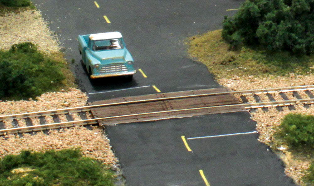 Woodland Scenics C1147 HO Grade Crossings, Wood Plank 2pk