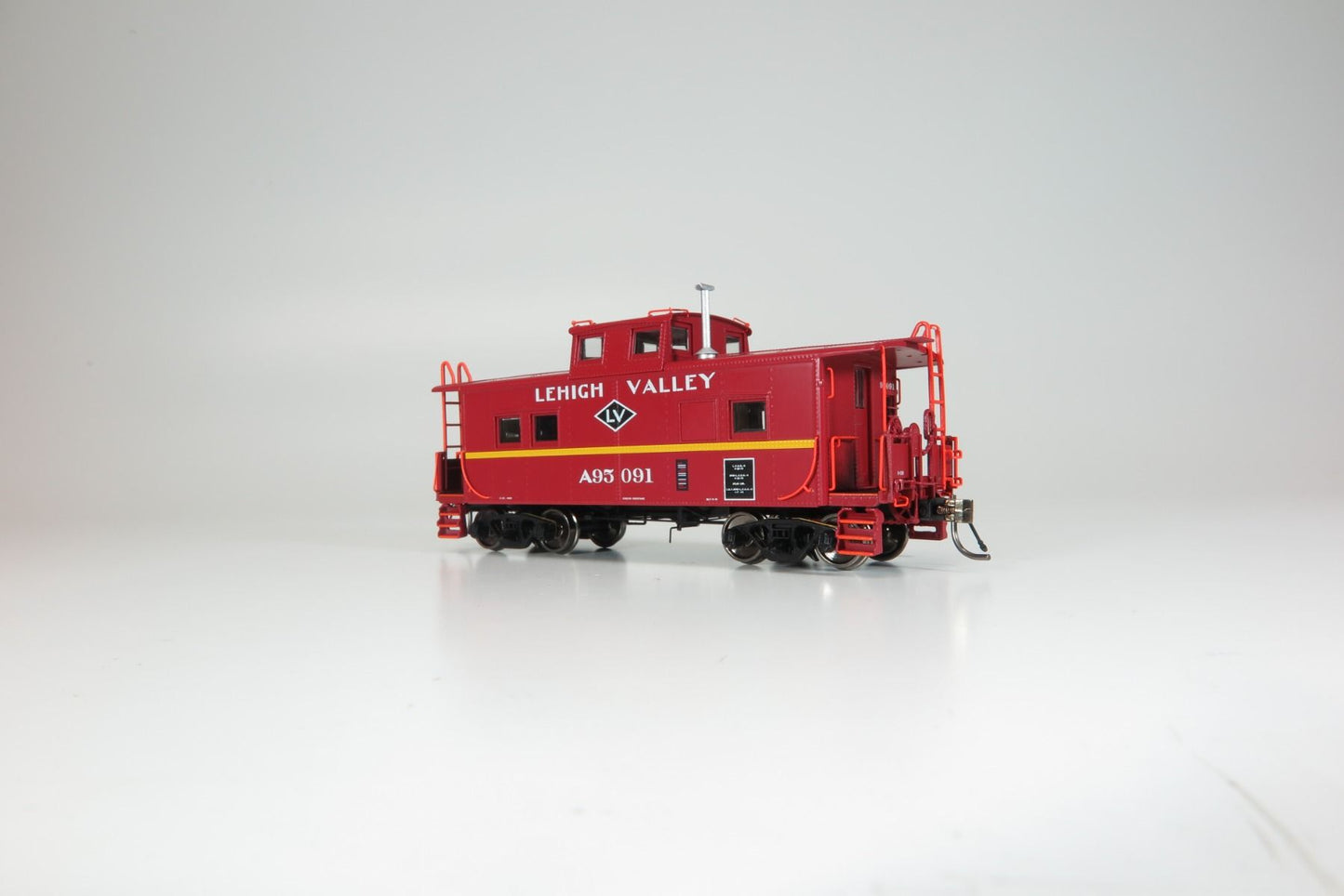 Rapido 144013 HO Northeastern Caboose, Lehigh Valley #A95091 (Black Diamond Scheme)