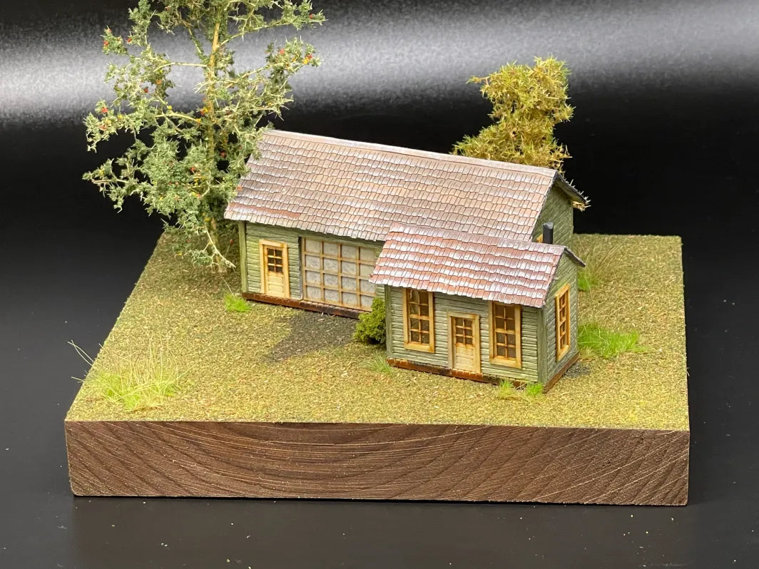 Mudd Creek Models MCM-006N N Vic's Garage - Craftsman Building Kit