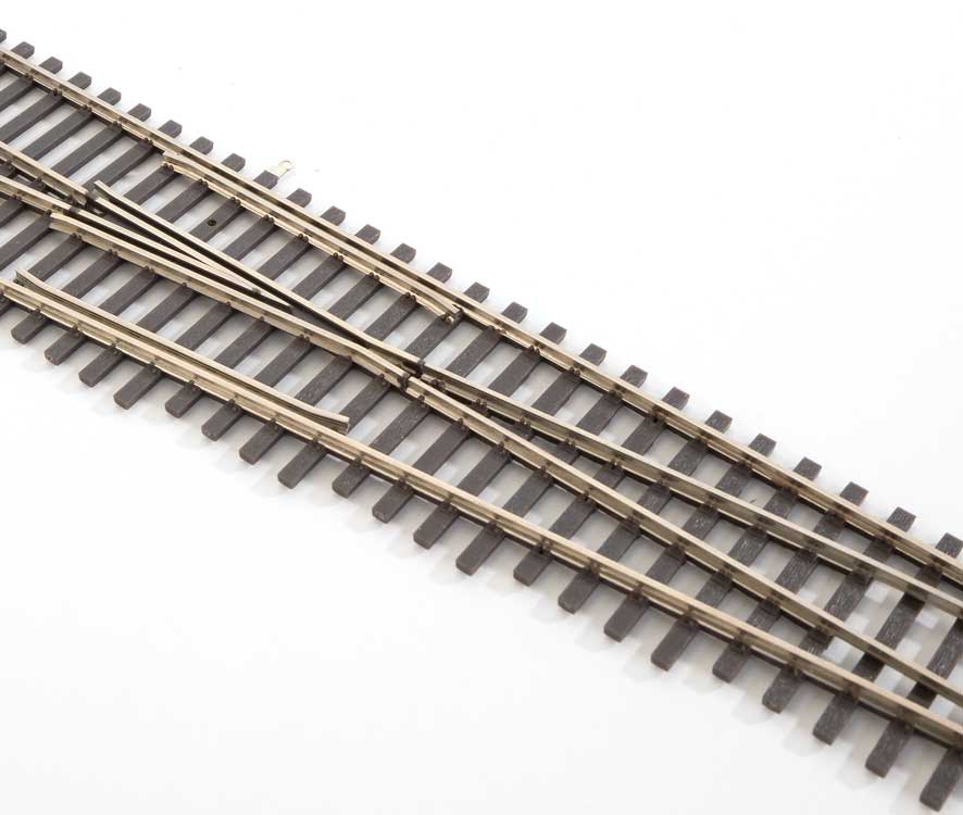WalthersTrack 948-83019 HO DCC-Friendly #8 Left Hand Turnout, Code 83 Nickel Silver
