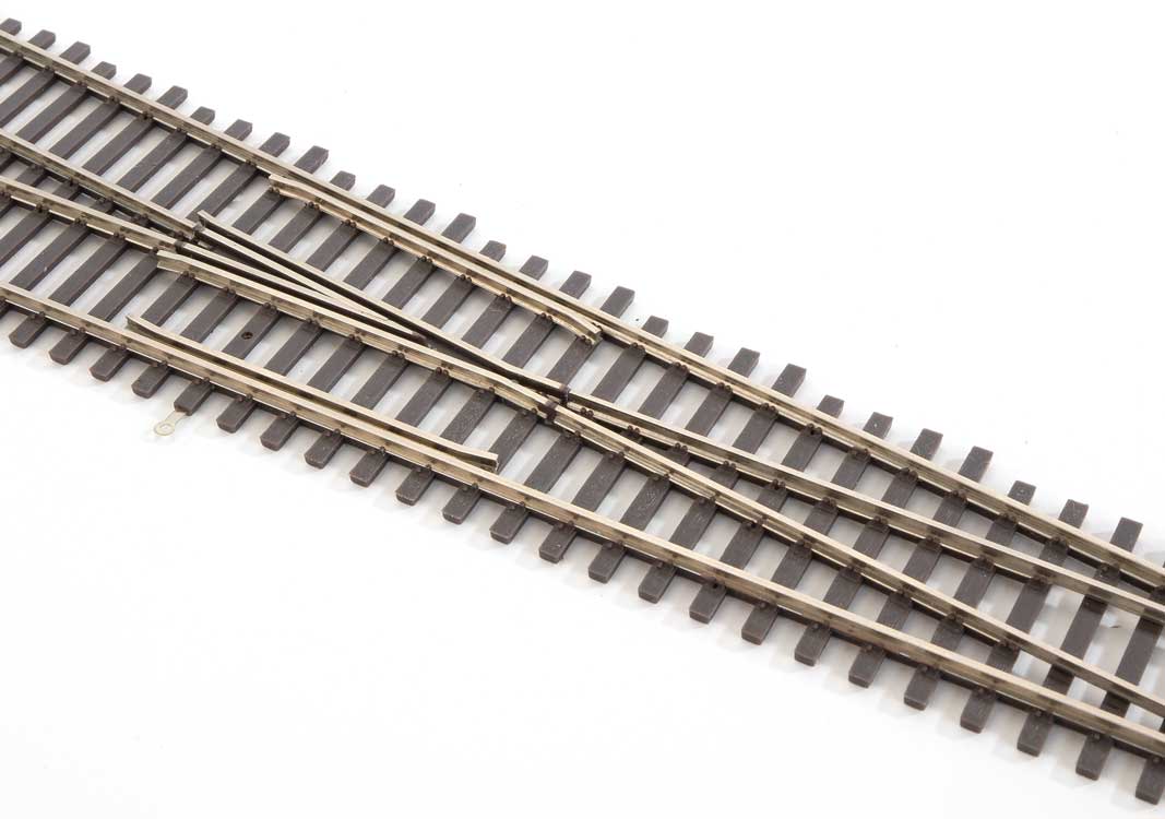WalthersTrack 948-83020 HO DCC-Friendly #8 Right Hand Turnout, Code 83 Nickel Silver