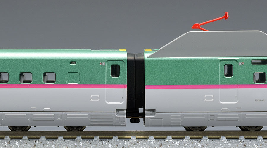 Tomix 98498 N E5 Series Tohoku/Hokkaido Shinkansen 3-Car Add-on Set A, JR East "Hayabusa" (Unpowered)