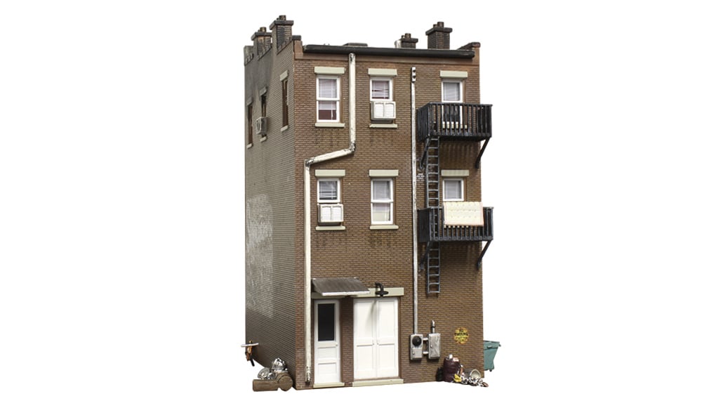 Woodland Scenics Landmark Structures BR5051 HO Betty's Burning Building - Assembled w/ LED Lighting and Flickering Fire Effects