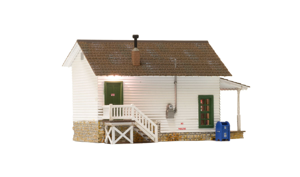 Woodland Scenics Landmark Structures BR5063 HO Letters, Parcels & Post - Assembled w/ LED Lighting