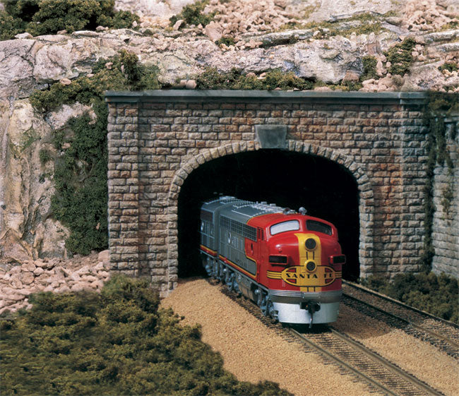 Woodland Scenics C1257 HO Tunnel Portal, Cut Stone Double Track 1pc