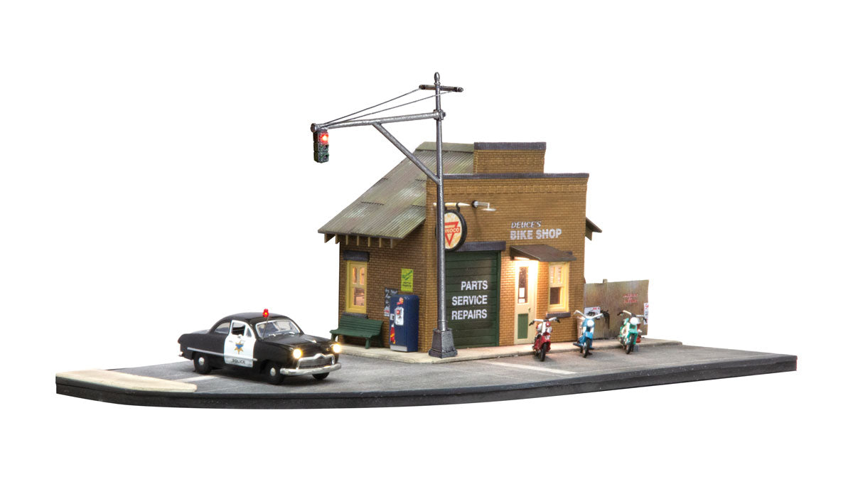 Woodland Scenics JP5653 HO Just Plug® Lighting System Mast Arm Traffic Lights, 4pk (2 Red 2 Green)