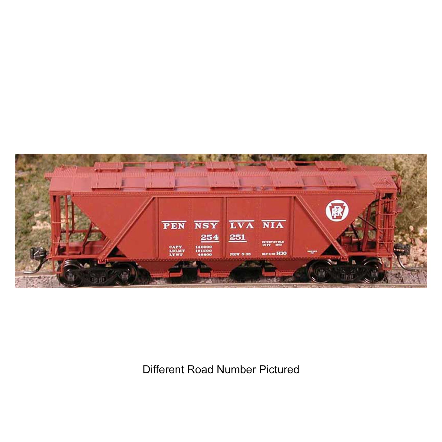 Bowser Executive 40727 HO H-30 Covered Hopper, Pennsylvania #254289 (Circle Keystone Oxide Red with Raised Roof Walk)