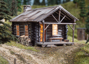 Woodland Scenics Landmark Structures BR5071 HO Cozy Cabin - Assembled w/ LED Lighting