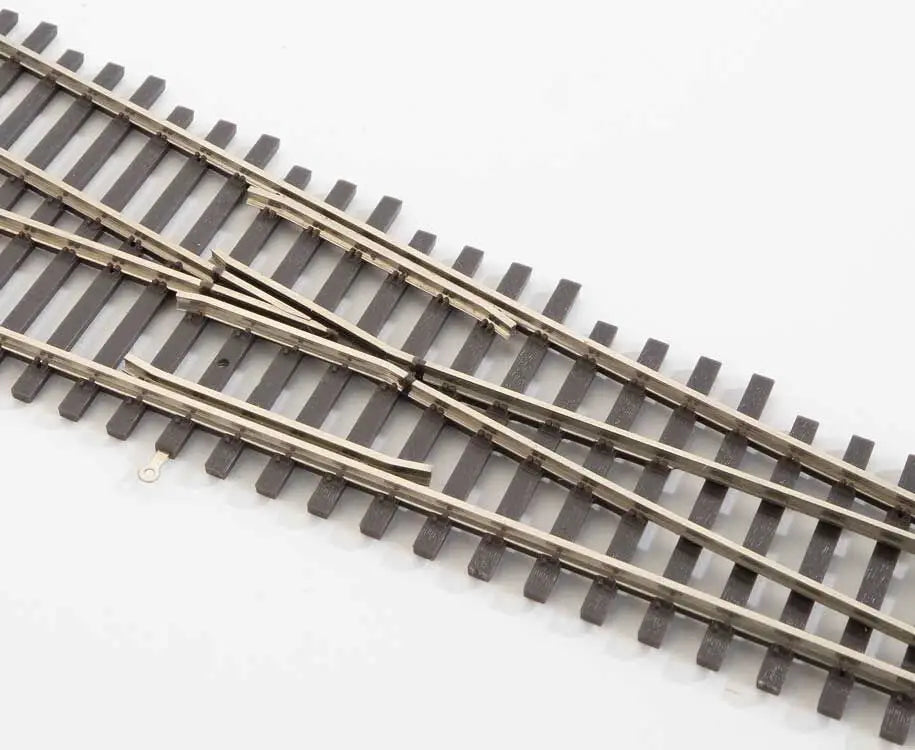 Walthers Track 948-83016 HO DCC-Friendly #5 Right Hand Turnout, Code 83 Nickel Silver