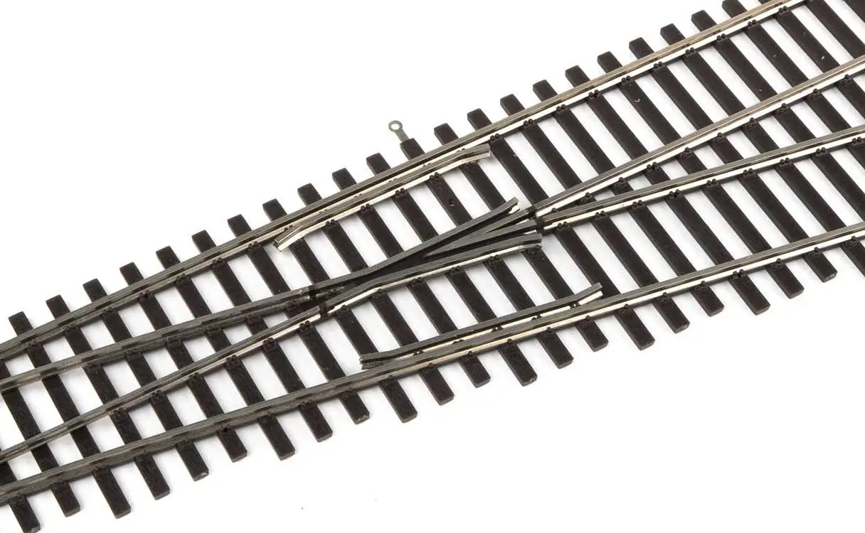 Walthers Track 948-83018 HO DCC-Friendly #6 Right Hand Turnout, Code 83 Nickel Silver