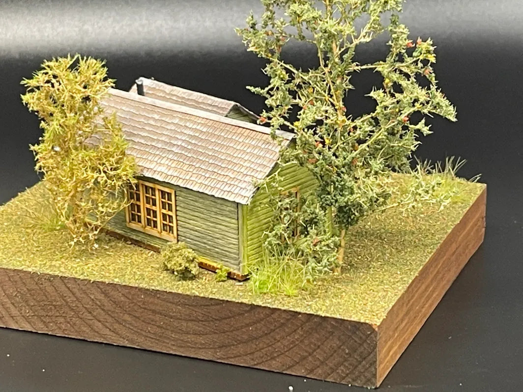 Mudd Creek Models MCM-006N N Vic's Garage - Craftsman Building Kit