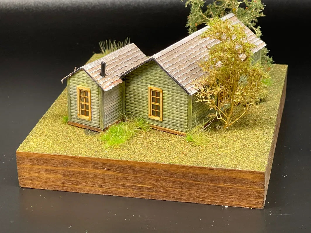 Mudd Creek Models MCM-006N N Vic's Garage - Craftsman Building Kit