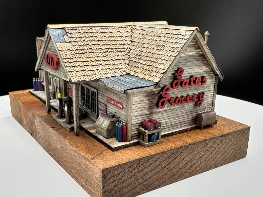 Mudd Creek Models MCM-051N N Gates Oil - Craftsman Building Kit
