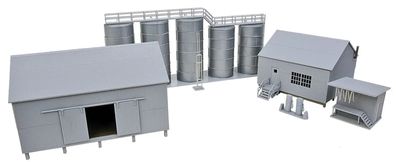 Walthers Cornerstone 933-4059 HO Trackside Oil Dealer With Tanks Kit