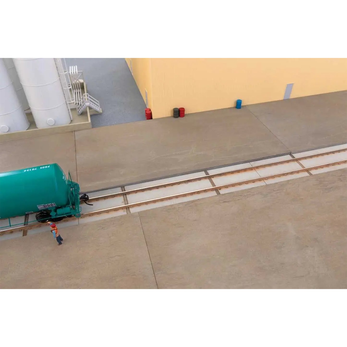 Walthers Cornerstone 933-4163 HO Concrete Track Pads Kit, 9pc